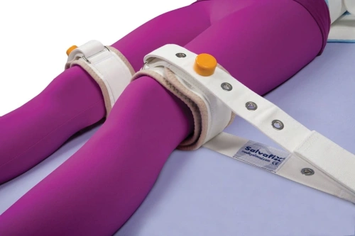 Pasy ograniczający ruchy na udo