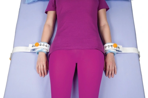 Pas ograniczający ruchy na nadgarstki